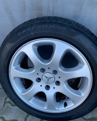225/50 16 92v Pirelli p7