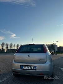 Auto Fiat punto