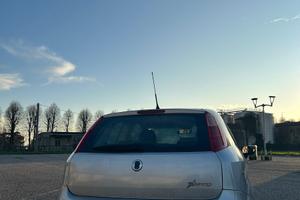 Auto Fiat punto