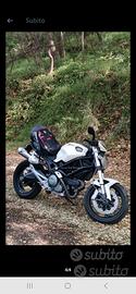 monster 696
