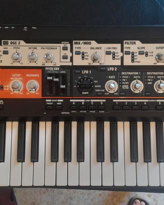 Sintetizzatore Roland SH-201