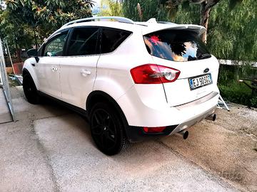 Ford kuga titanium