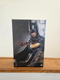 Hot Toys Batgirl VGM40 1/6 – Pari al nuovo