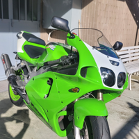 Kawasaki zx 750 r
