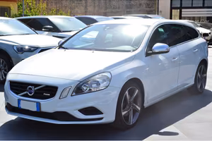 VOLVO V60 D3 R-design