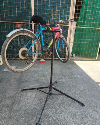piedistallo sospensione per bicicletta