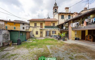 TERRACIELO SU DUE LIVELLI CON AMPIO BOX - DOPPIA O