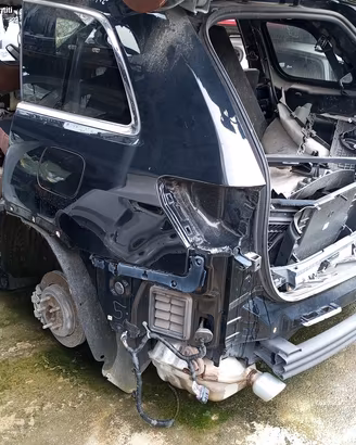 Jeep grand cherokee scocca per taglio lamiera