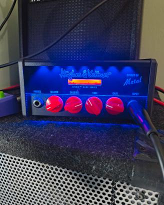 Testata chitarra elettrica Hughes & Kettner