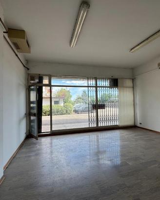 NEGOZIO A MONTEBELLUNA