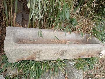 Antica Vasca da giardino in Trachite