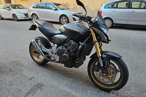 Honda Hornet 600 2012 arrow
