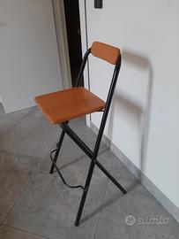 sgabello in legno
