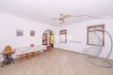 villa-bifamiliare-con-giardino-e-box-triplo