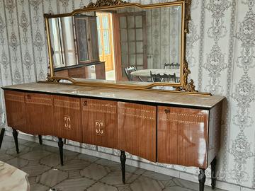 Mobile da stanza da pranzo con specchio vintage