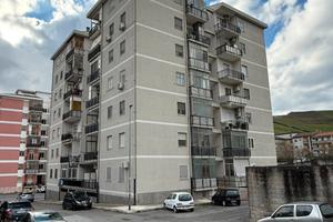 Appartamento in via Lucrezia della valle - 155 mq