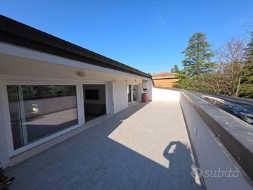 Attico / Mansarda di 90 m² con 3 locali e box auto