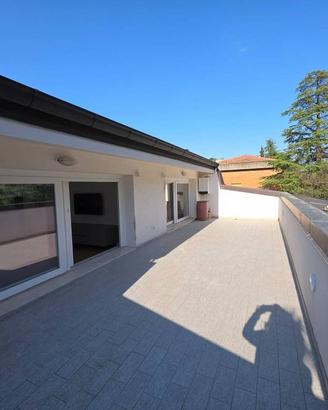 Attico / Mansarda di 90 m² con 3 locali e box auto
