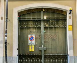 Posto auto nel quadrilatero