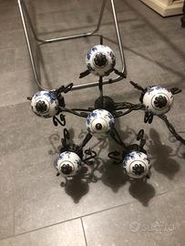 Lampadario in ferro battuto e ceramica