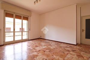 3 LOCALI A SAN MARTINO SICCOMARIO