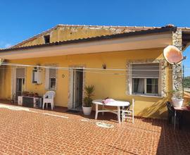 MONREALE:PANORAMICA VILLA CON TERRENO E TERRAZZO