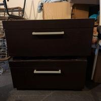 Comodini in noce scuro