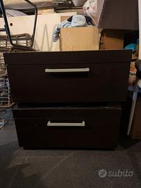 Comodini in noce scuro