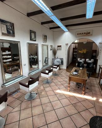 Avviato salone parrucchiere 15 anni storico