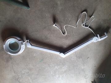 lampada LED 220v con lente ingrandimento