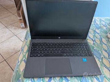 SOLO PER PEZZI DI RICAMBIO PC HP 250 G10 AD1P0ET