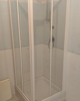 Box doccia vetro temperato e alluminio 