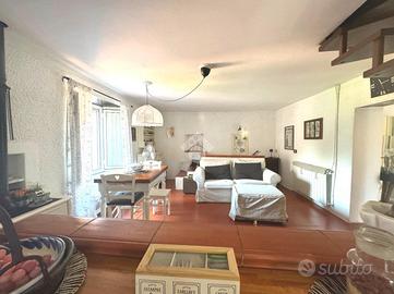 CASA SEMINDIPENDENTE A SERRA RICCÒ