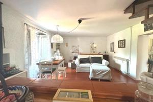 CASA SEMINDIPENDENTE A SERRA RICCÒ