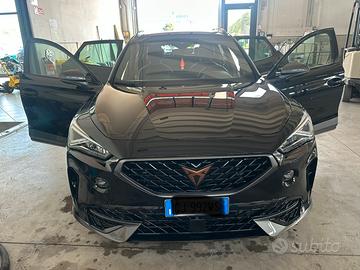 Cupra formentor plug-in benzina