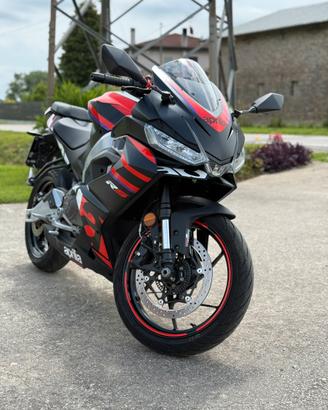 Aprilia RS457 Racing Stripes - Pari al nuovo