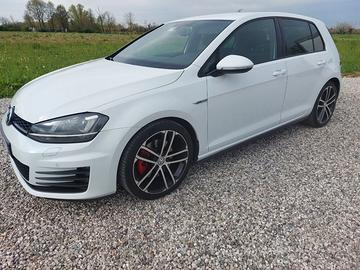 Volkswagen Golf 7 GTD 2.0 TDI DSG 5p. BlueMotion 1