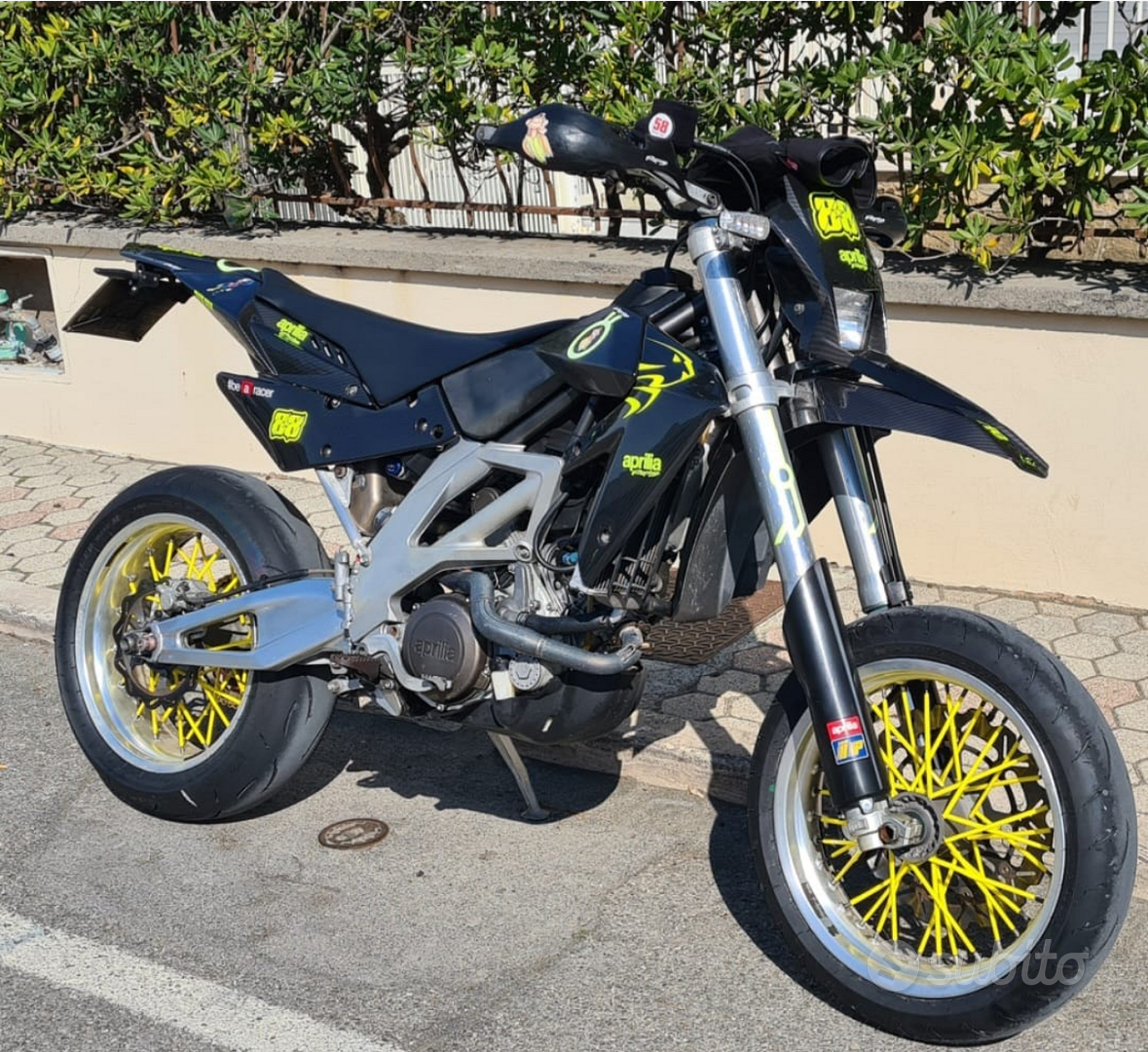 Vespa museum hi-res stock photography and images - Alamy, image size:1179x1080