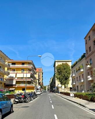 6 LOCALI A NAPOLI