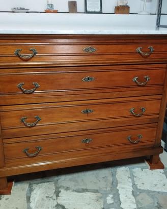 Cassettone in ciliegio con piano in marmo