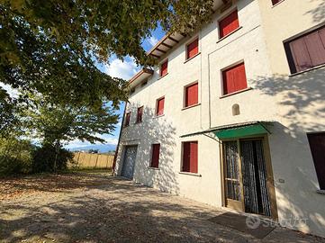 CASA SEMINDIPENDENTE A SERNAGLIA DELLA BATTAGLIA