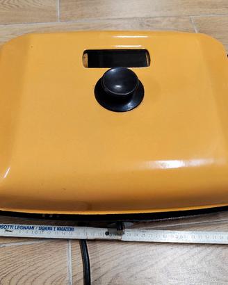 bistecchiera elettrica da 1000 Watt con coperchio