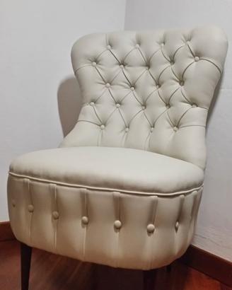 Poltrona ecopelle con poggiagambe -
