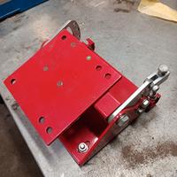 Supporto motore con tensionatore in gomma