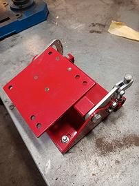 Supporto motore con tensionatore in gomma