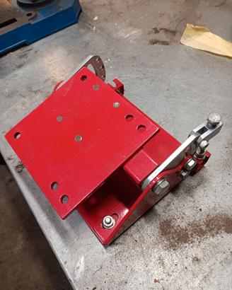 Supporto motore con tensionatore in gomma