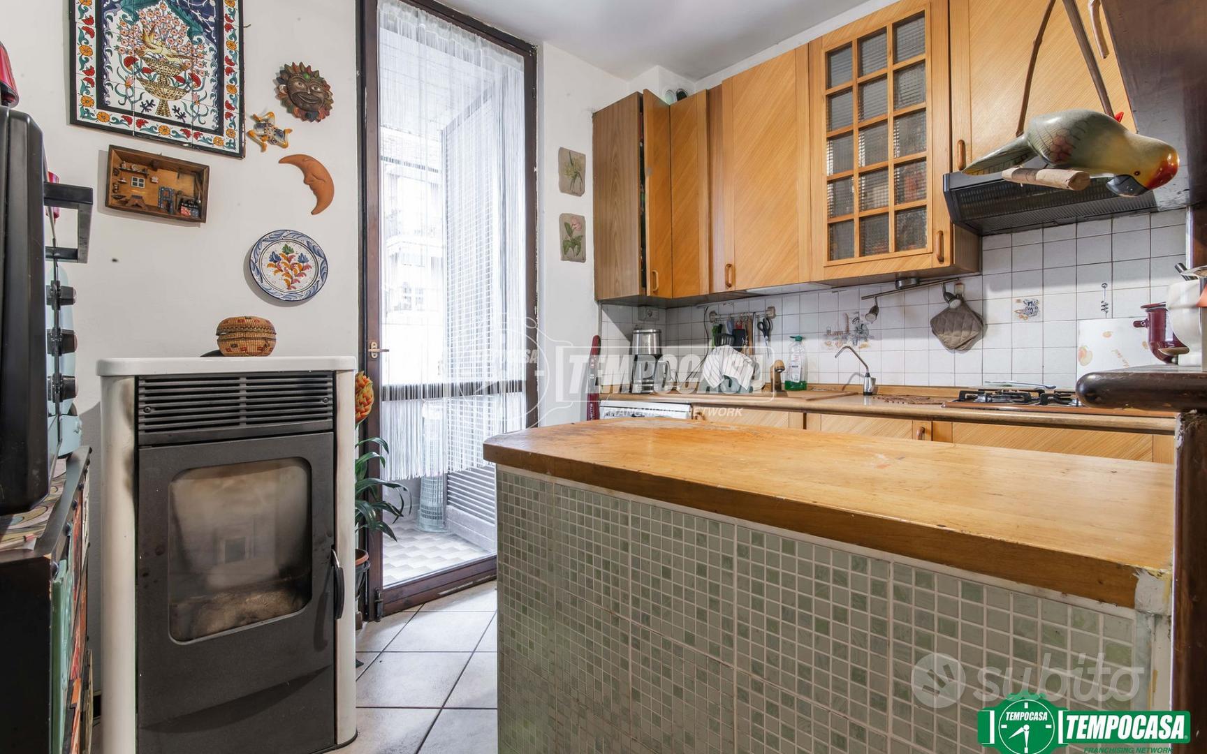 VILLA A SCHIERA CENTRALE - Altro