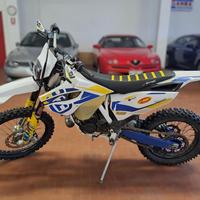 HUSQVARNA TE 125 .