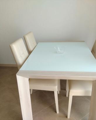 tavolo soggiorno e 4 sedie