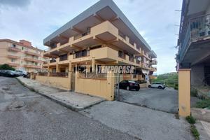 TRILOCALE OLTRE ACCESSORI A PACE DEL MELA.